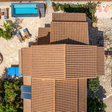 Pelagias Garden House By Villa